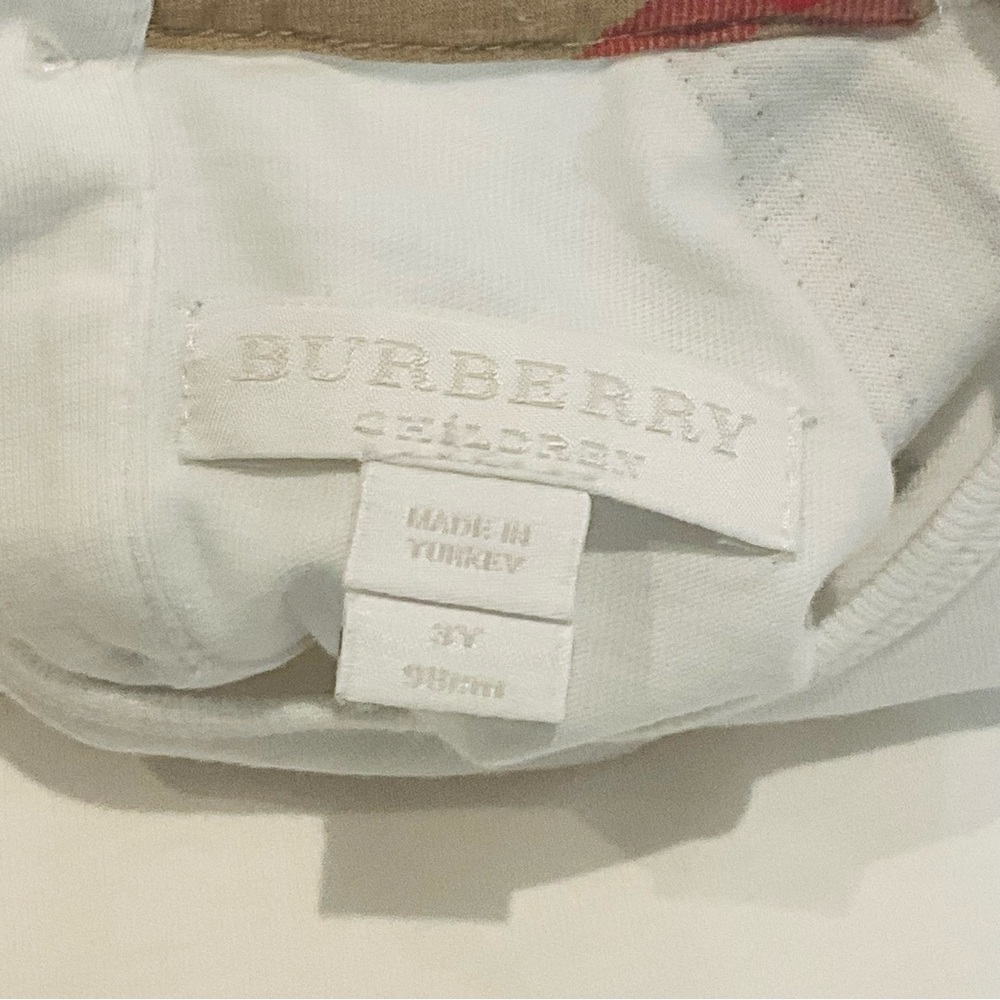 BURBERRY WHITE SHORT SLEEVES W/CHECK SHOULDER PANELS. - Picture 6 of 7